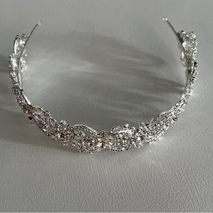 Brand new never worn headpiece